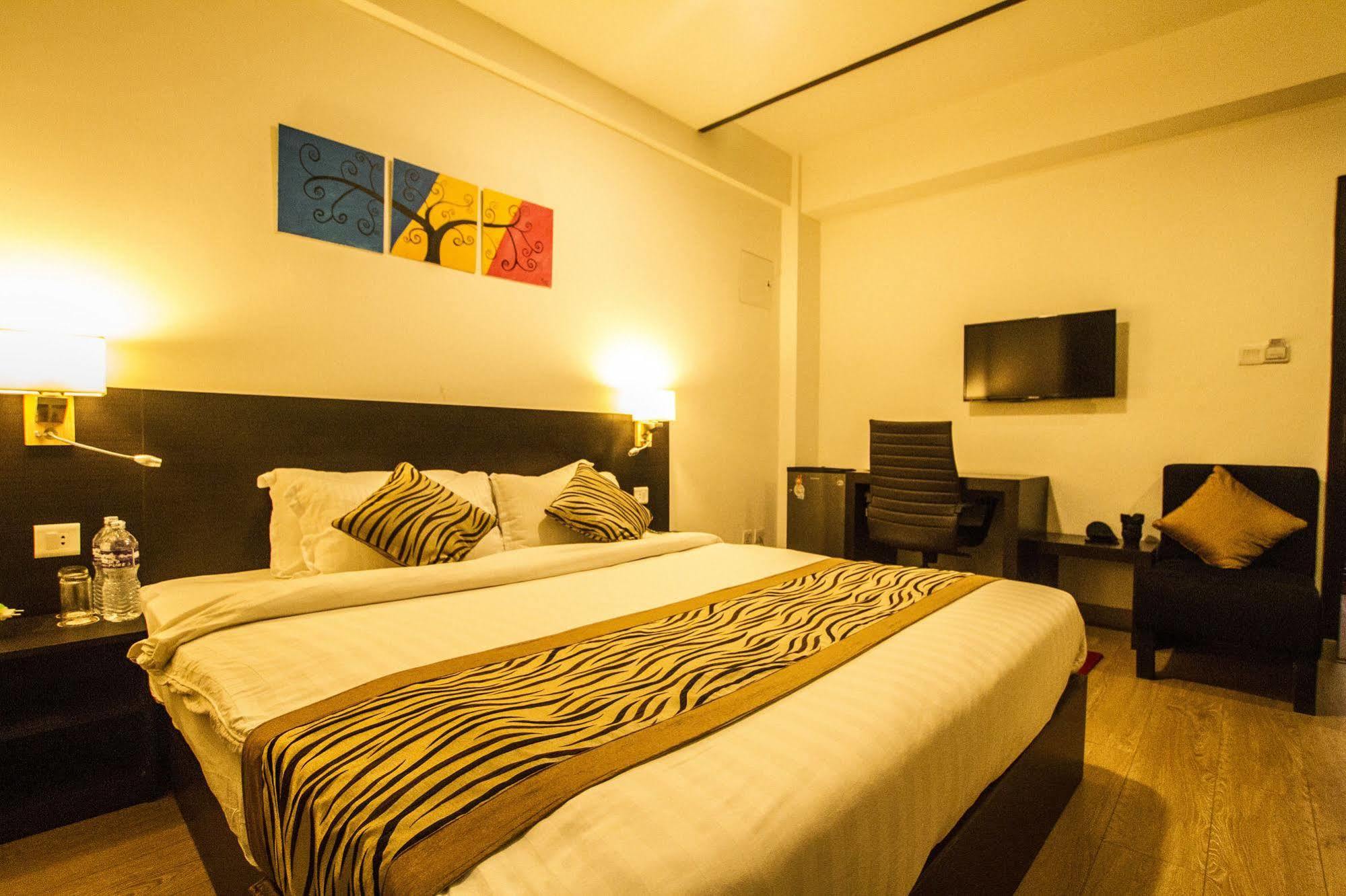 Gaju Suite Hotel Katmandu Eksteriør bilde