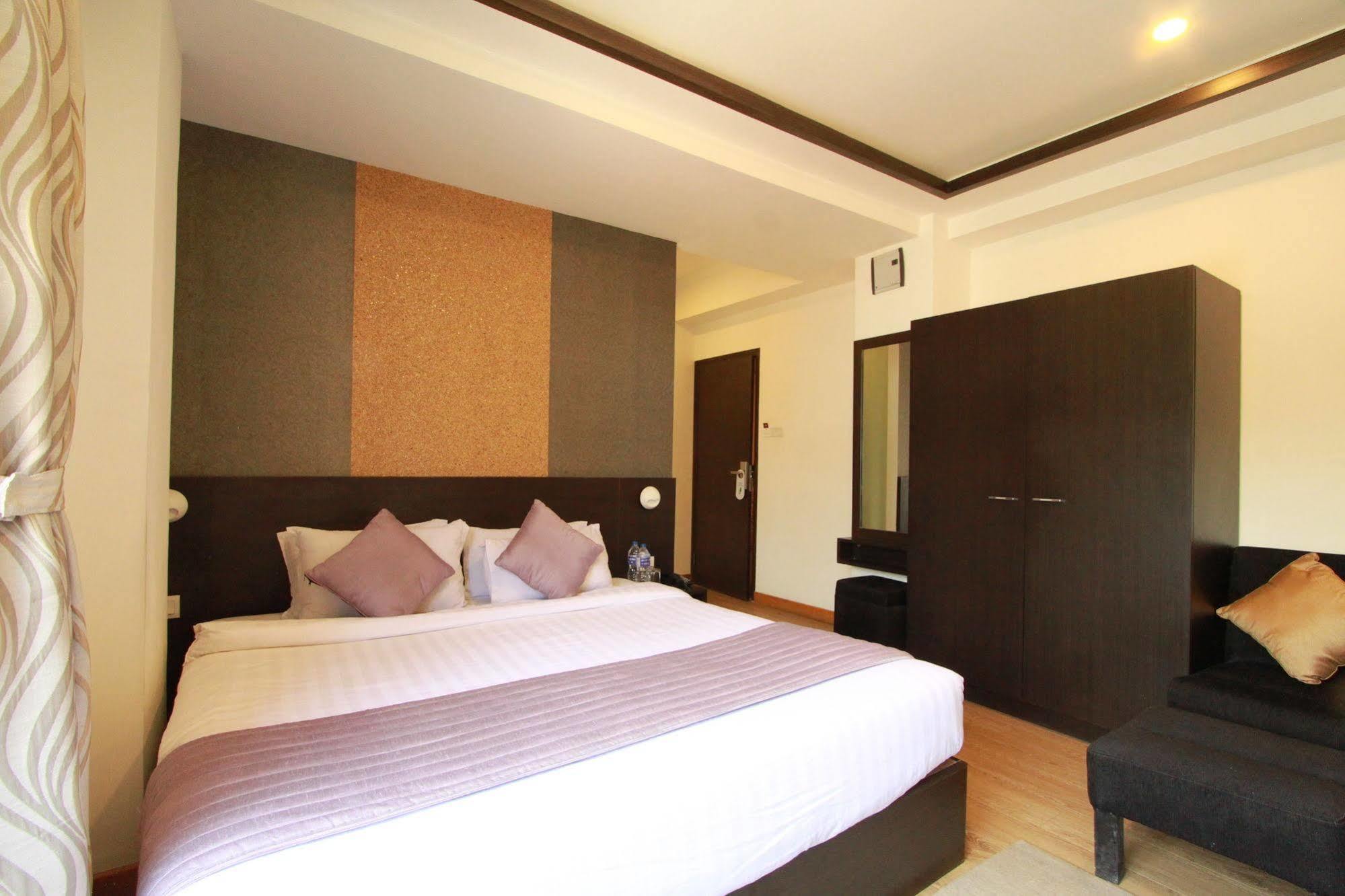Gaju Suite Hotel Katmandu Eksteriør bilde